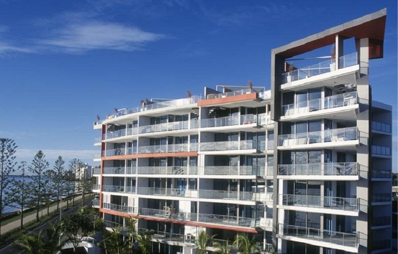 Apartment Waters Edge On The Broadwater