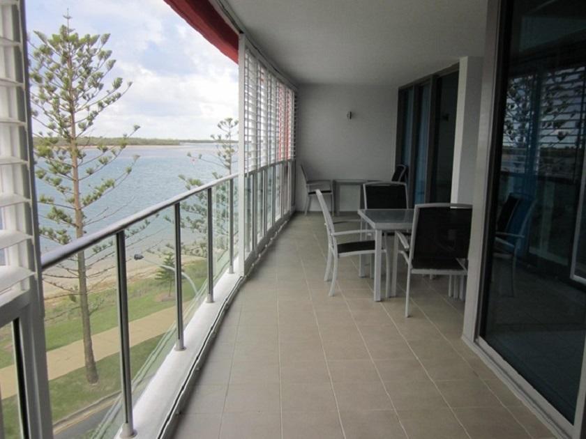 Waters Edge On The Broadwater Apartment